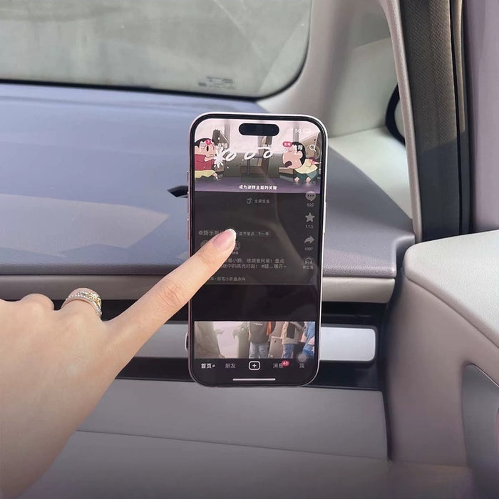 Custom-Fit Magnetic Phone Holder for MG4 Urban