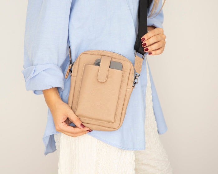 Dillon Full‑Grain Leather Crossbody Bag – Sand - BlackBrook Case