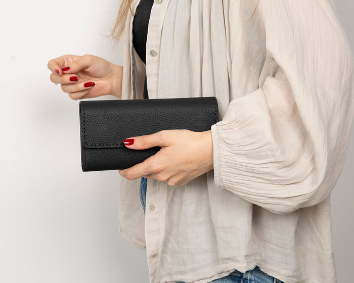 Noble Leather Women's Wallet, Pebble Black - BlackBrook Case